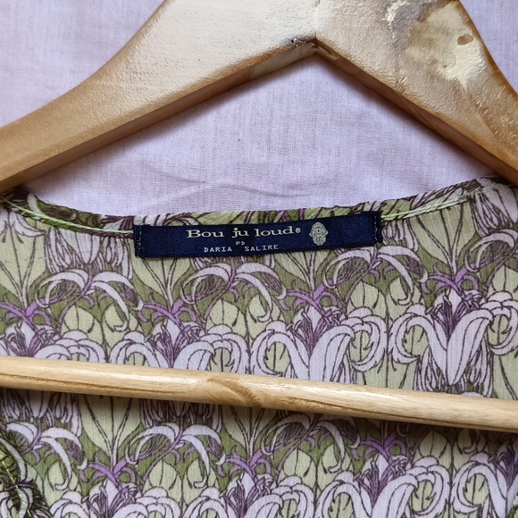 2 branded top - Picture 6 of 7